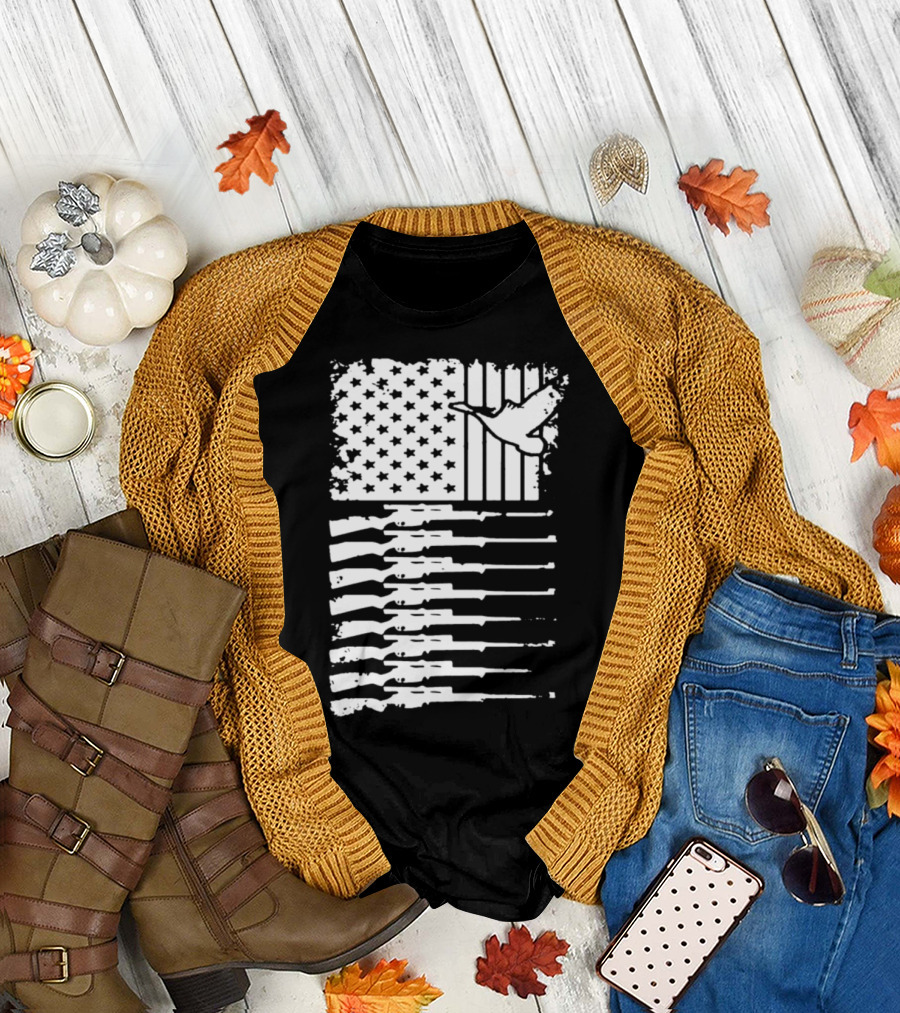 Duck Hunting Flag American Shotgun Patriot T-Shirt