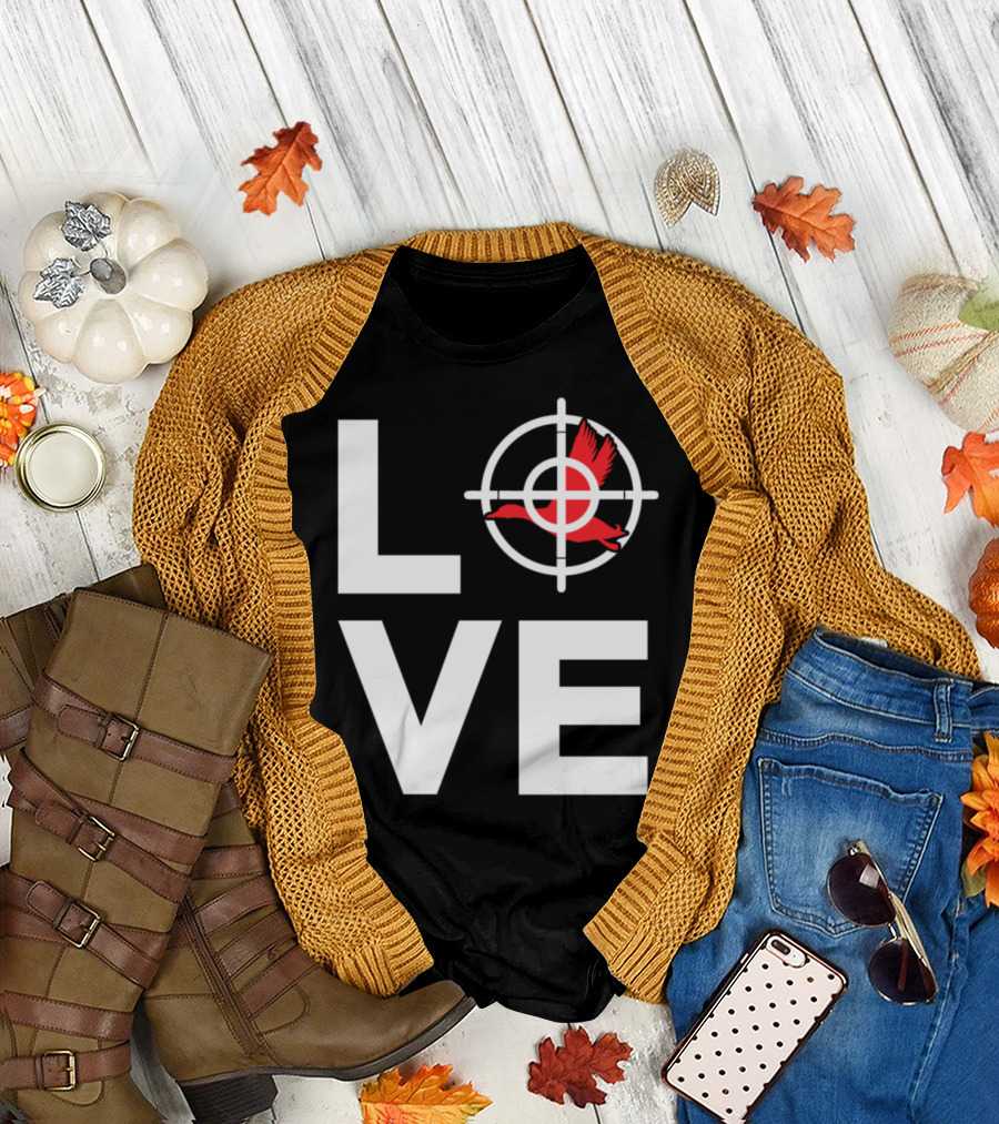 Love Duck Hunting with Target and Flying Duck T-Shirt