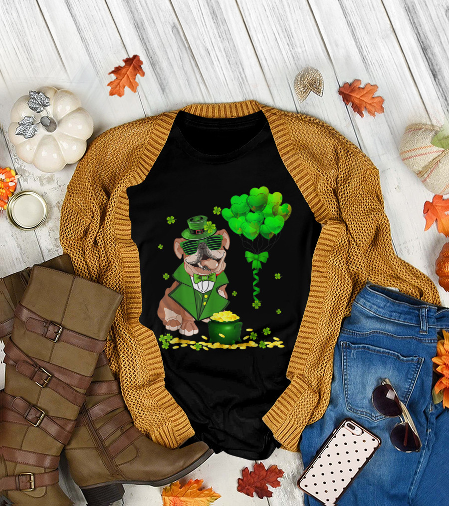 Irish English Bulldog Leprechaun Green Heart Balloons Gold Coins T-Shirt