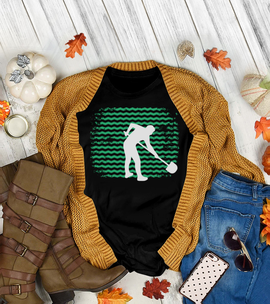 Archaeologist Digging Retro Style Green Chevron Background T-Shirt