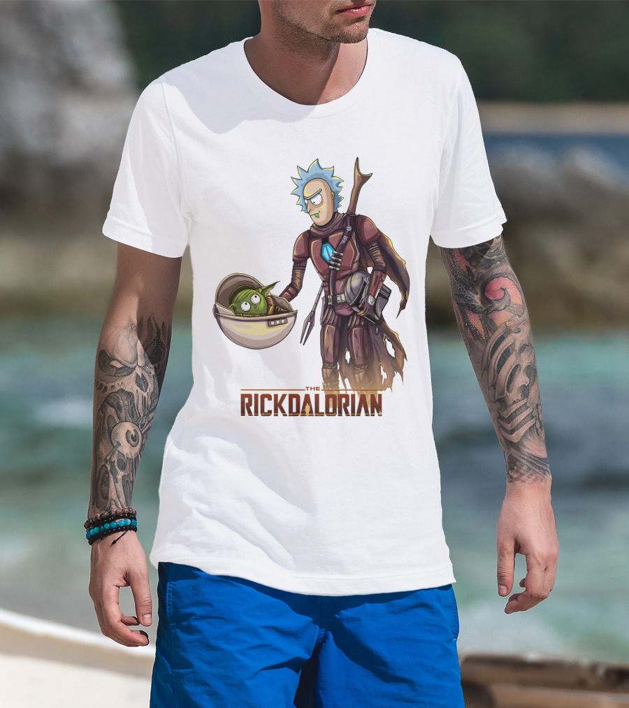 The RICKDALORIAN Sci-Fi Character Fusion With Armor And Green Alien In Pod T-Shirt