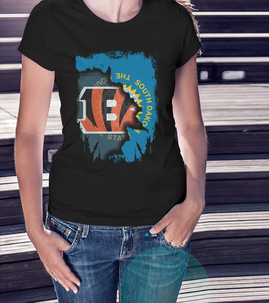 South Dakota Meets Bengals Team Spirit Mashup T-Shirt