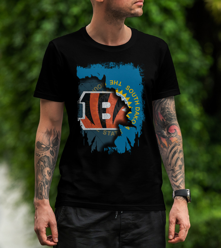 South Dakota Meets Bengals Team Spirit Mashup T-Shirt