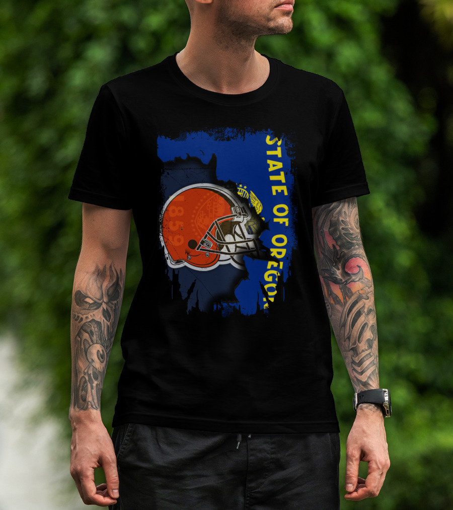 State Of Oregon Football Helmet 8759 T-Shirt