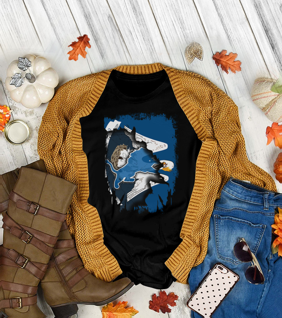 Lions And Eagles Blend With Creative Art Elements T-Shirt