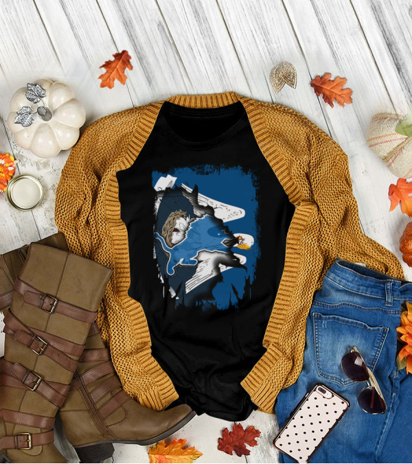 Lions And Eagles Blend With Creative Art Elements T-Shirt