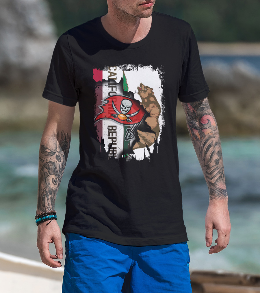 California Republic Bear With Buccaneers Pirate Flag T-Shirt