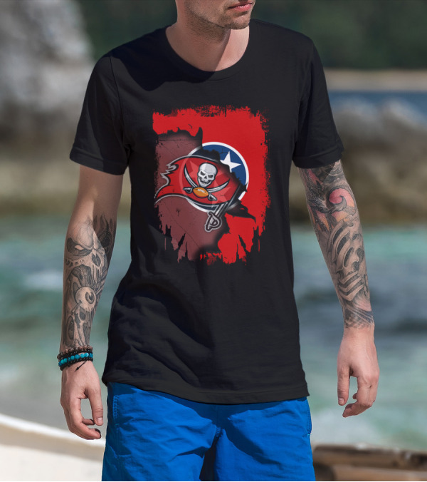 Tennessee State Map With Buccaneers Skull And Swords T-Shirt