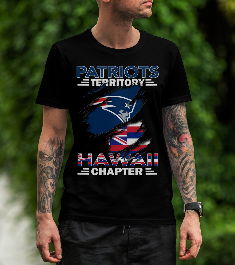 Patriots Territory Hawaii Chapter Logo With New England Patriots And Hawaiian Flag T-Shirt