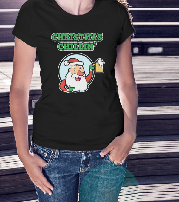 Christmas Chillin' Santa Holding Beer T-Shirt