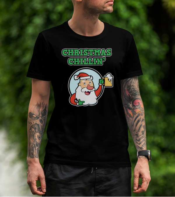 Christmas Chillin' Santa Holding Beer T-Shirt