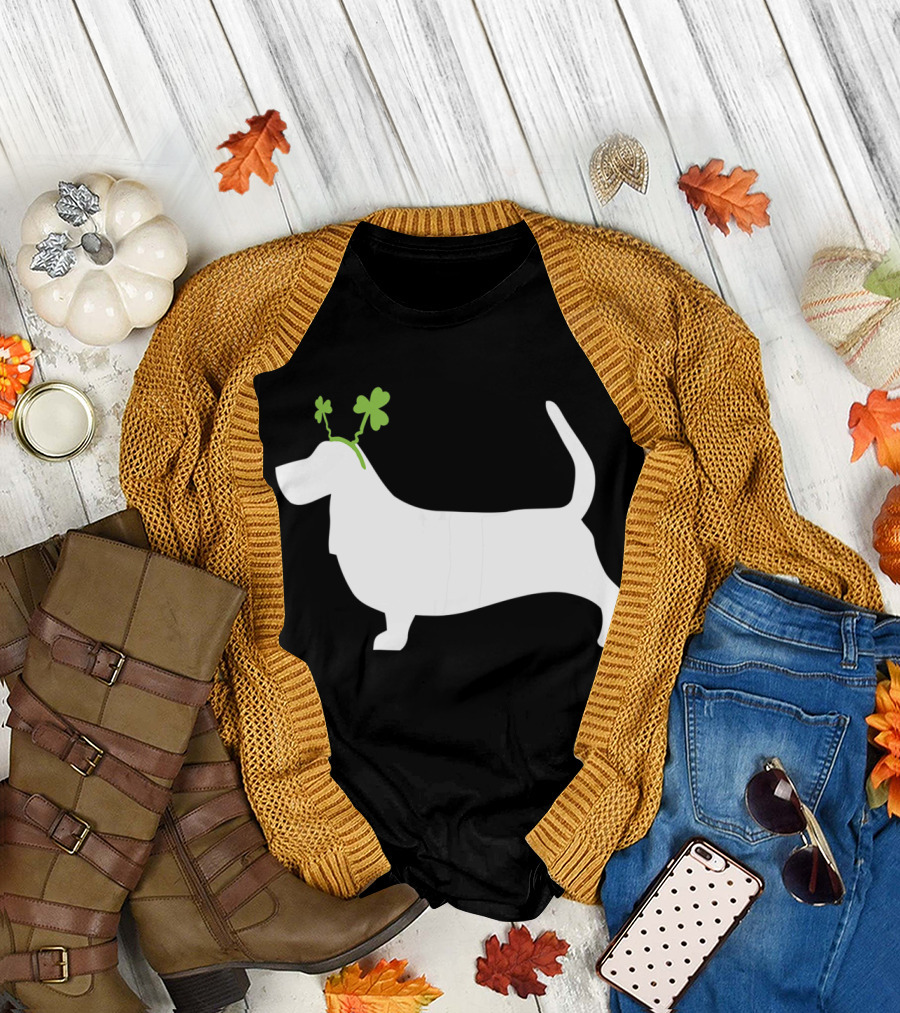 Basset Hound Shamrock St Patrick's Day T-Shirt