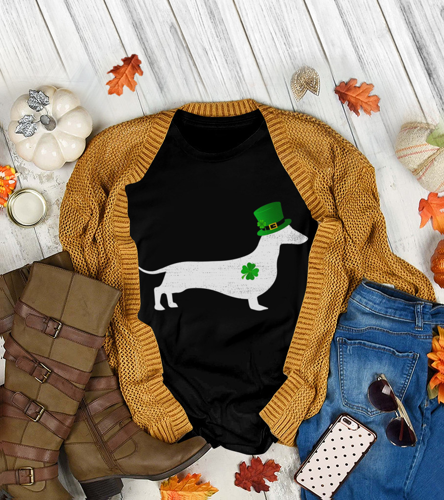 St Patrick's Day Dachshund Puppy with Green Shamrock and Hat T-Shirt