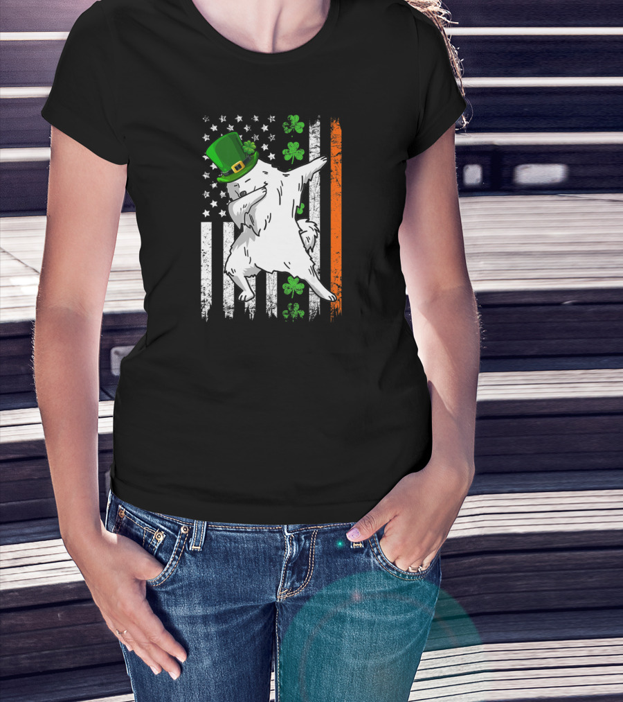 Dabbing Samoyed Leprechaun Patrick Irish Flag Shamrocks T-Shirt