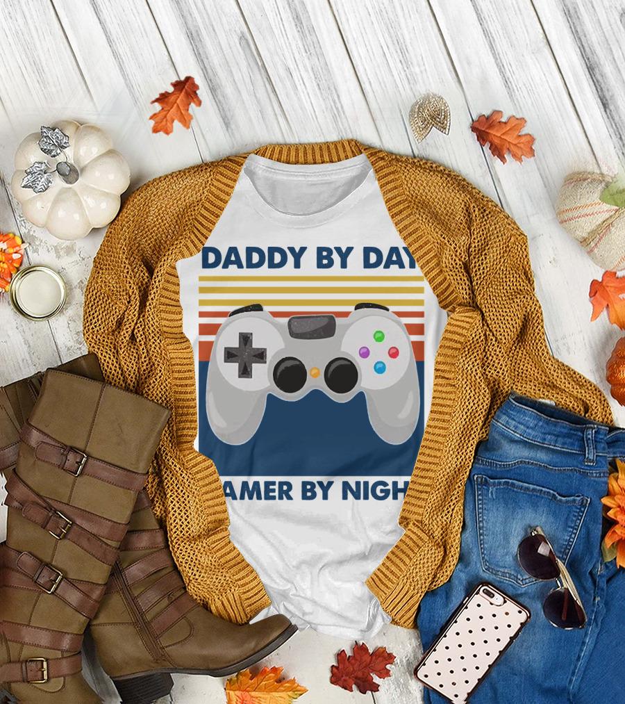Daddy by Day Gamer by Night Retro Game Controller T-Shirt