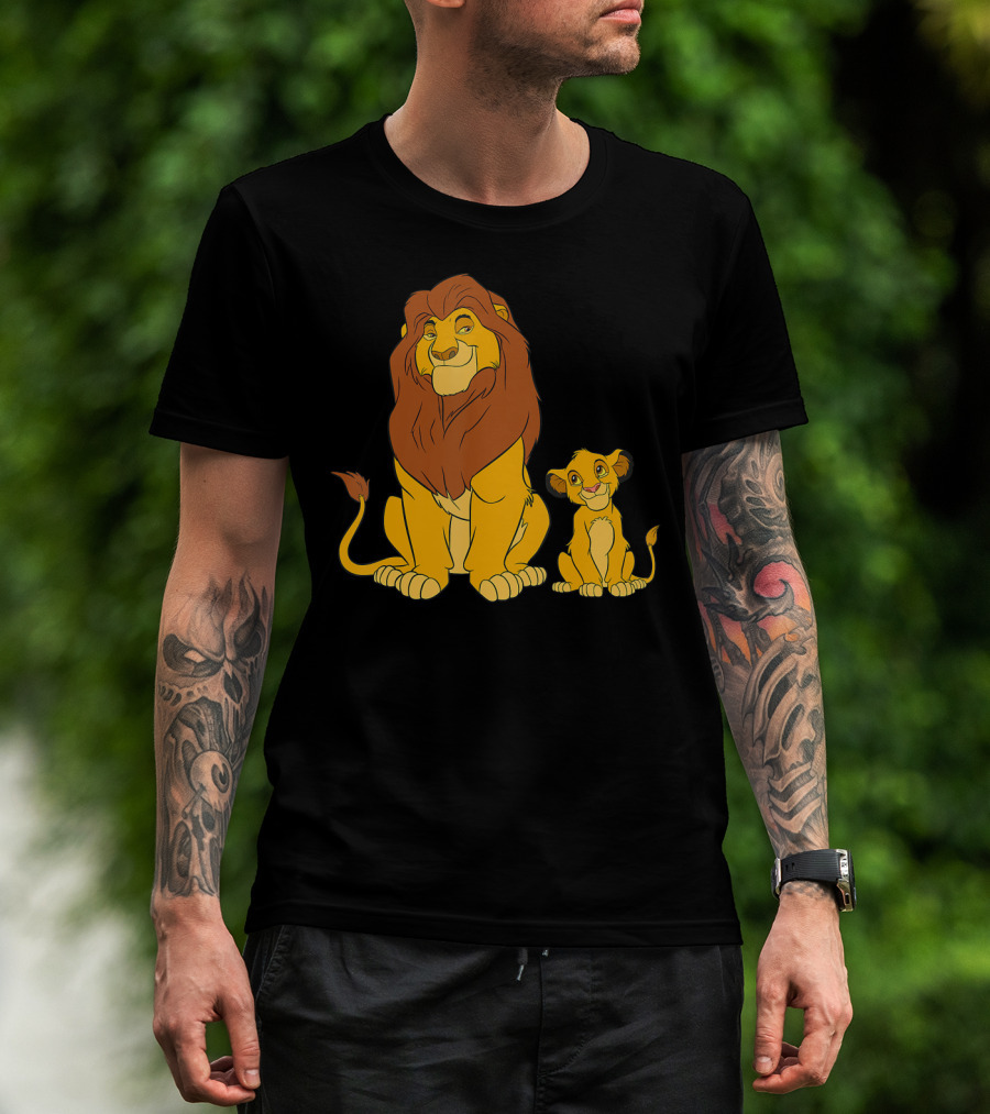 Disney The Lion King Mufasa And Young Simba Sitting Together T-Shirt