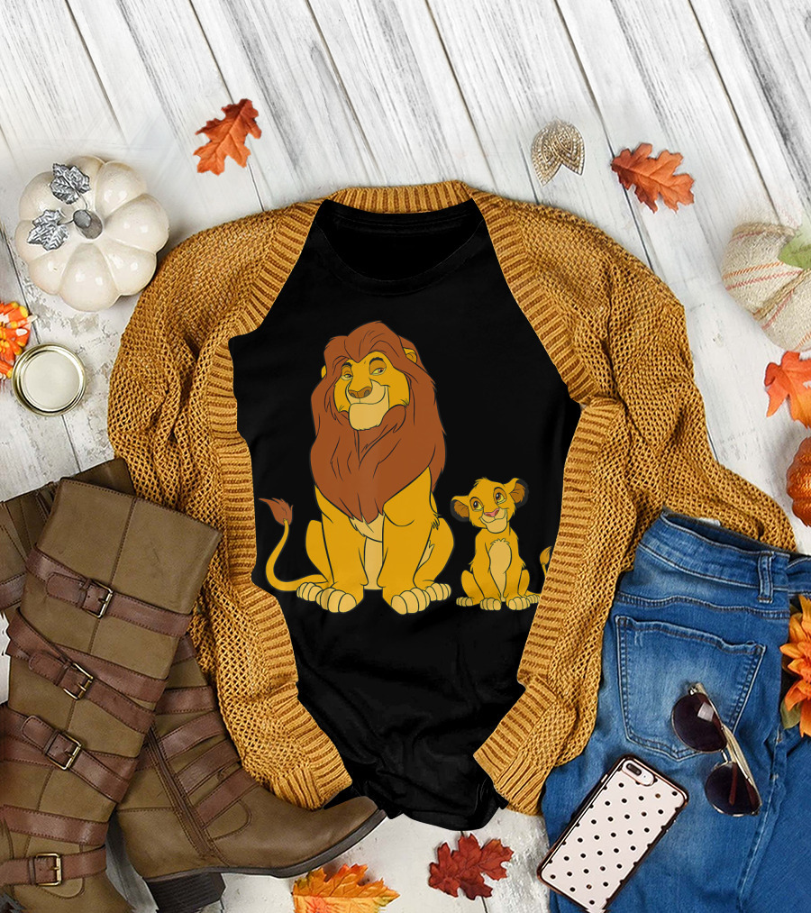 Disney The Lion King Mufasa and Young Simba Sitting Together T-Shirt