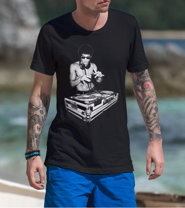 Bruce Lee Mixing Vinyl DJ Decks T-Shirt