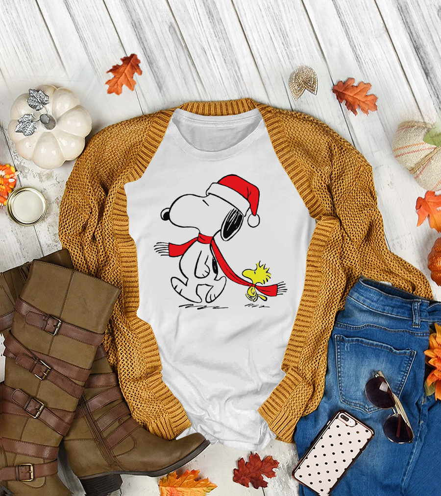 Snoopy Woodstock Charlie Brown Christmas Santa Hat Natalan T-Shirt