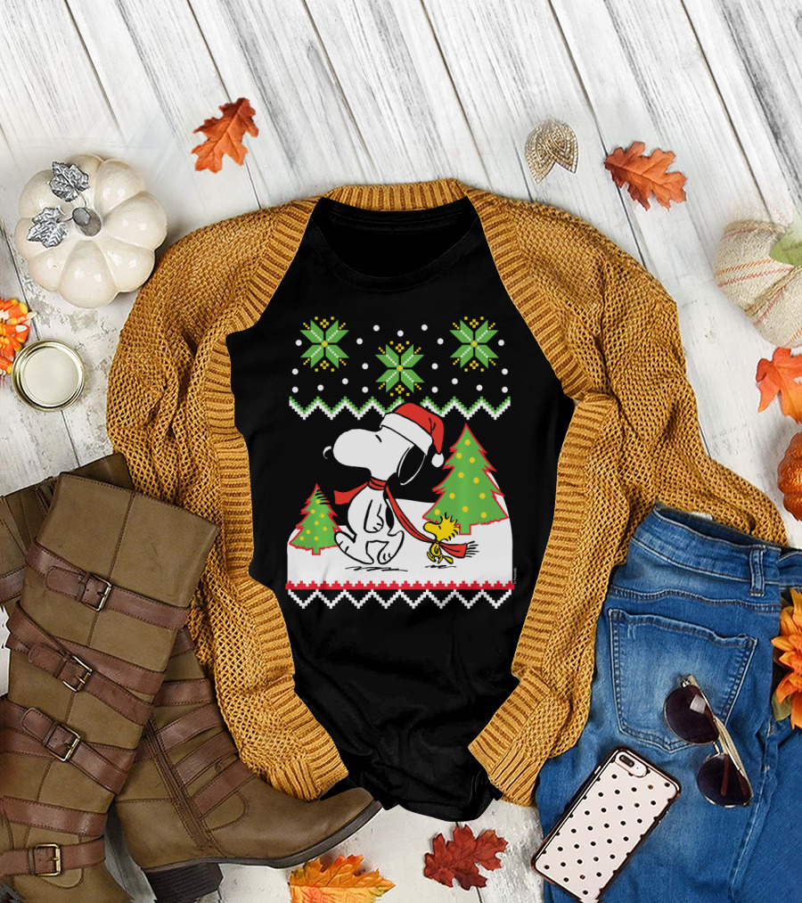 Peanuts Santa Snoopy Woodstock Snow Christmas Trees T-Shirt