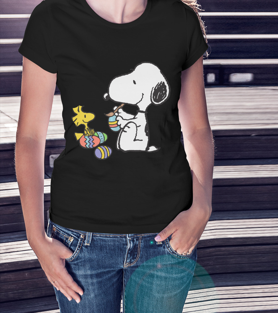 Peanuts Snoopy And Woodstock Painting Easter Eggs T-Shirt