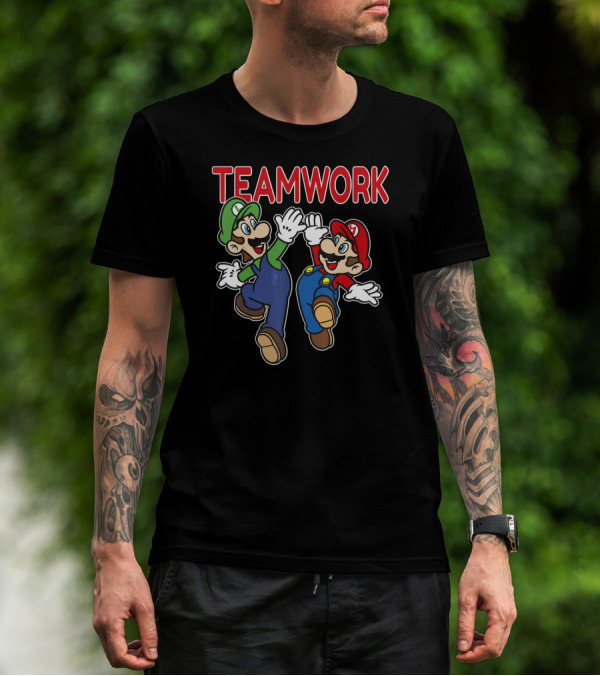 Super Mario Luigi Teamwork High Five T-Shirt