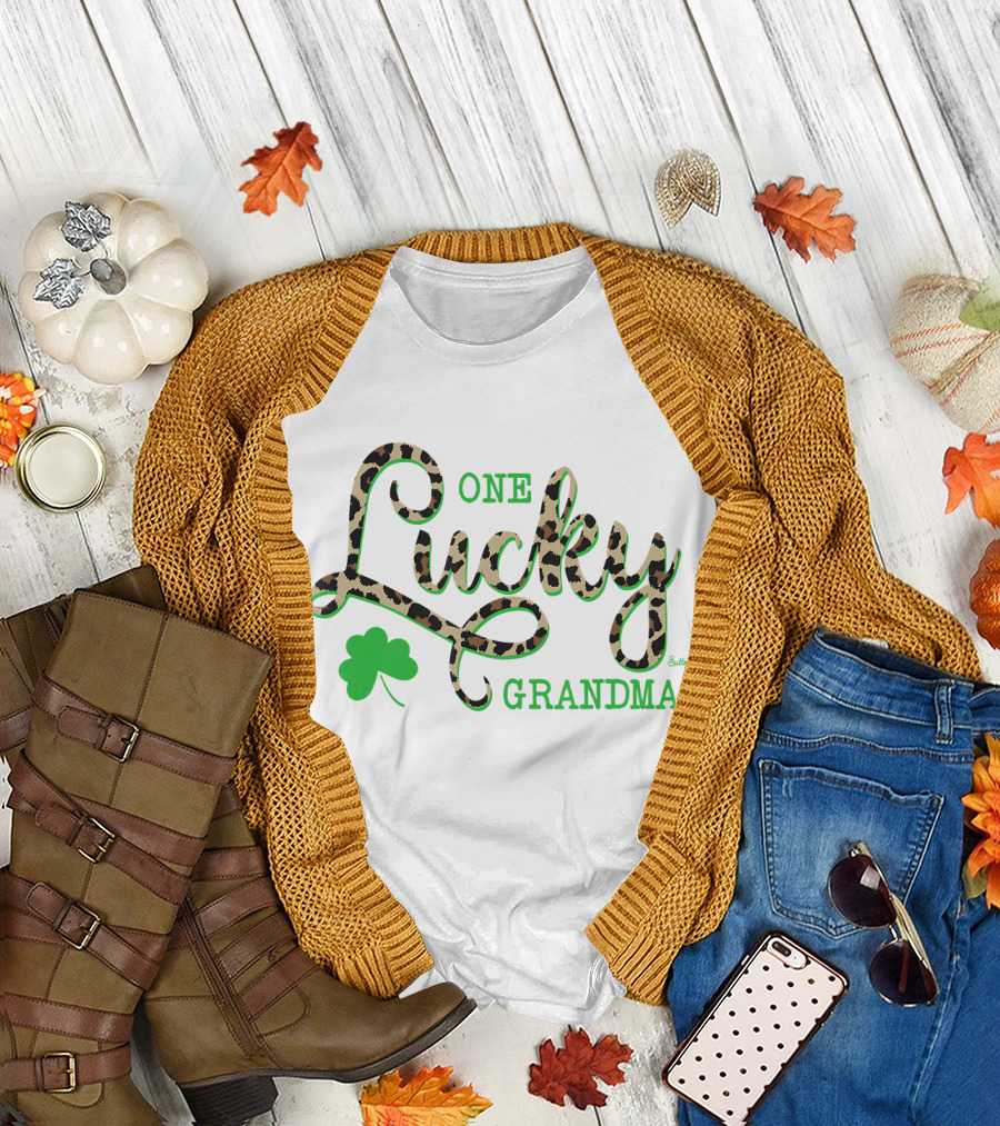 One Lucky Grandma Leopard Shamrock T-Shirt
