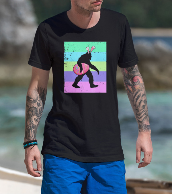 Vintage Bigfoot Easter Bunny Eggs Sasquatch Retro Gradient T-Shirt
