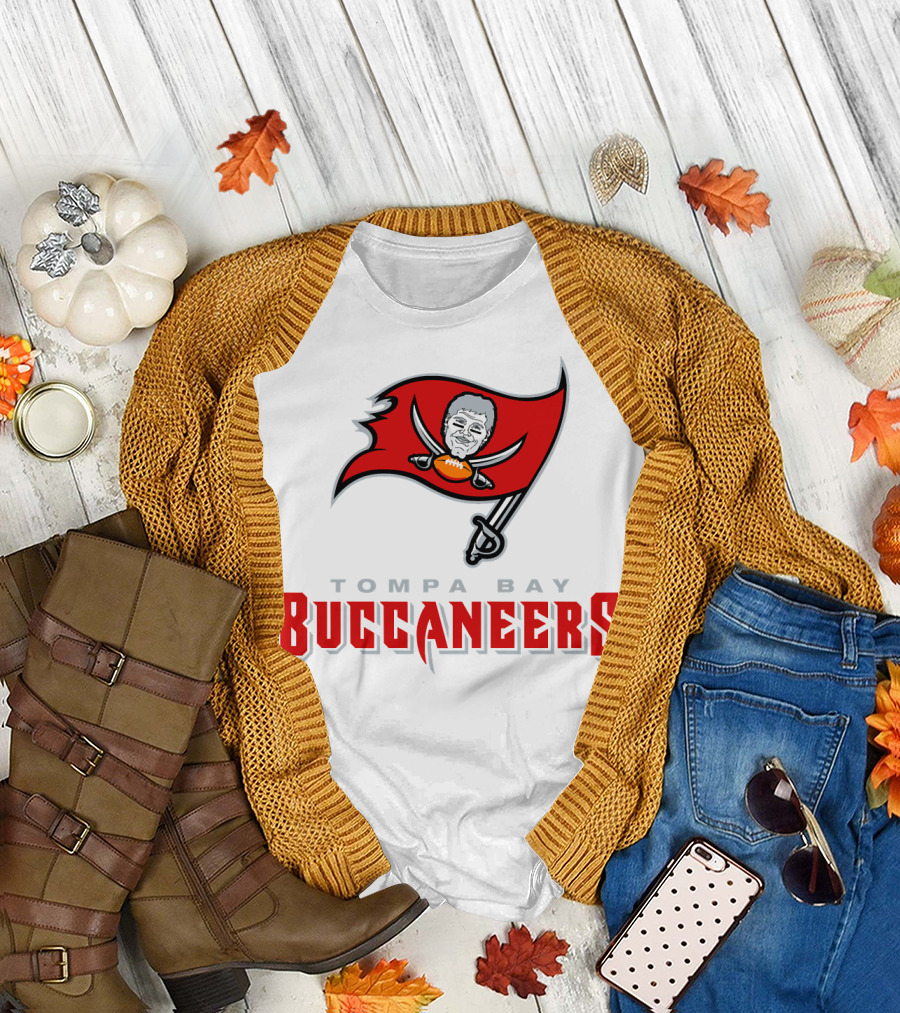 Tompa Bay Buccaneers Brady Flag NFL T-Shirt