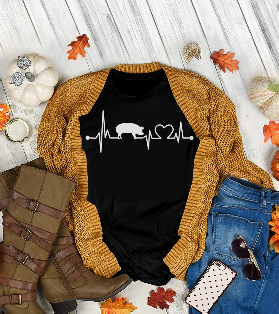 I Love My Pig Heart Valve EKG Heartbeat Line with Pig and Heart Icons T-Shirt
