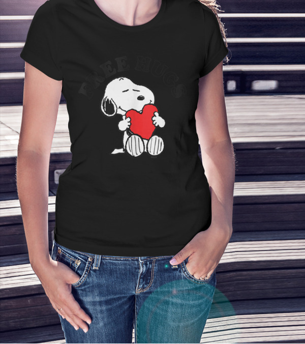 Snoopy Free Hugs Red Heart Peanuts T-Shirt