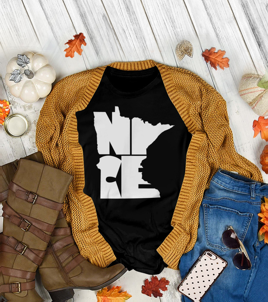 Minnesota Nice Map Outline T-Shirt