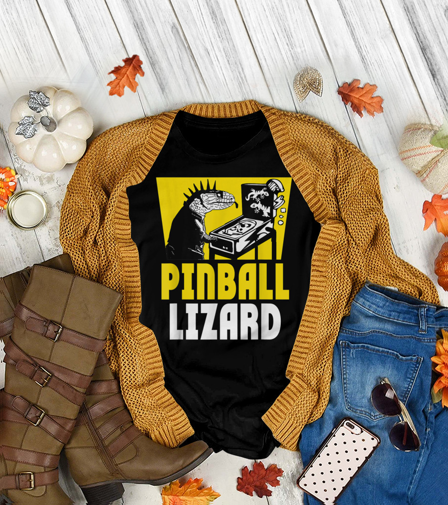 Pinball Lizard Arcade Punk Iguana Playing Pinball Machine T-Shirt
