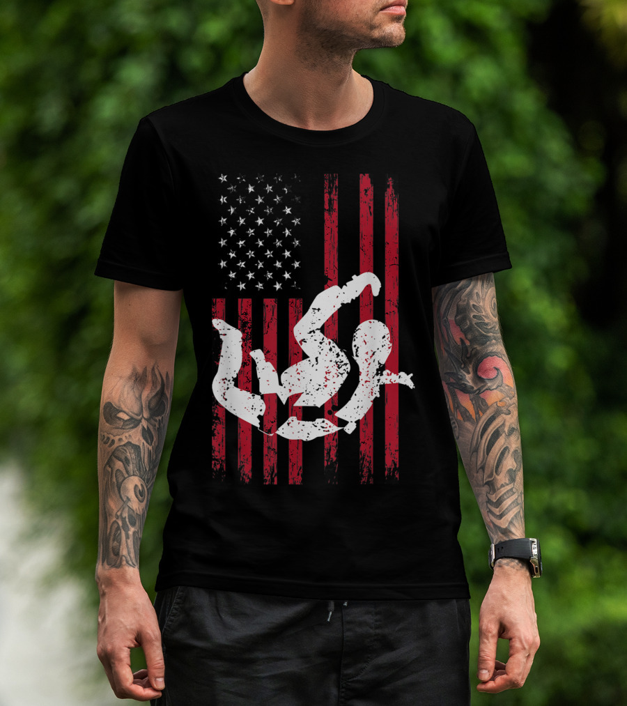 Vintage USA Flag Skydiver Parachuting T-Shirt
