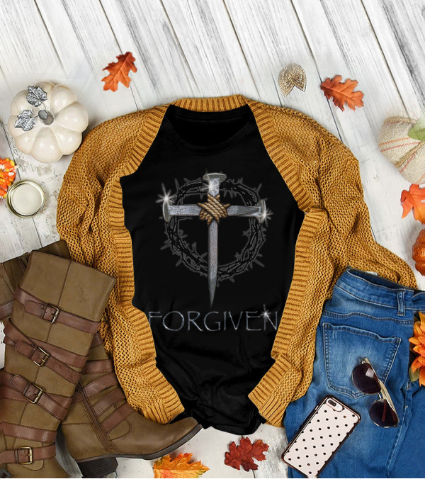 Forgiven 3 Nails 1 Cross 4 Given Iconic Religious Symbolism Cross And Crown Of Thorns T-Shirt