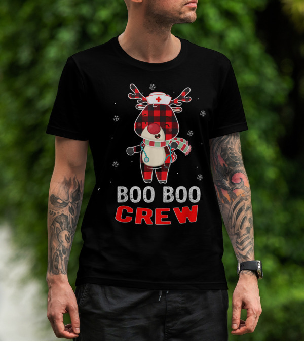 Cute Reindeer Nurse Boo Boo Crew Plaid Christmas Snowflakes T-Shirt