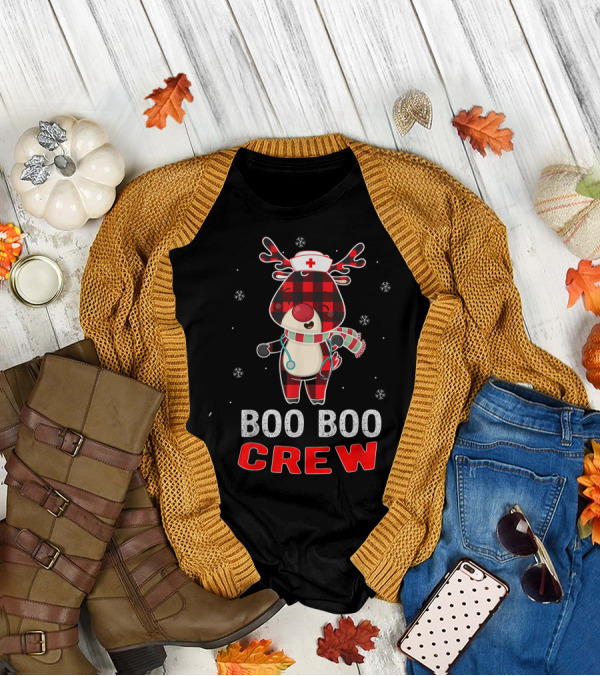 Cute Reindeer Nurse Boo Boo Crew Plaid Christmas Snowflakes T-Shirt