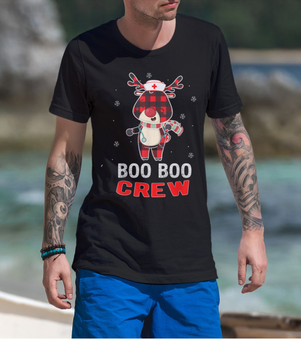 Cute Reindeer Nurse Boo Boo Crew Plaid Christmas Snowflakes T-Shirt