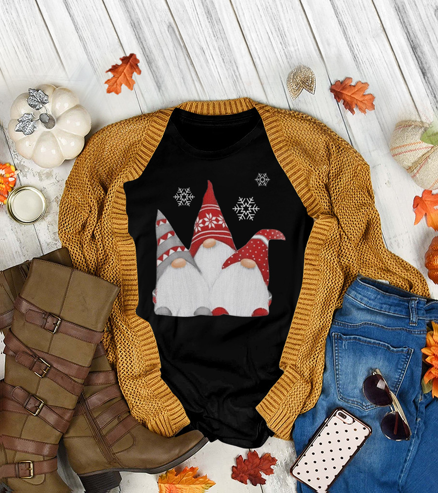 Hanging With Red Gnomies Scandinavian Gnome Christmas Snowflakes T-Shirt