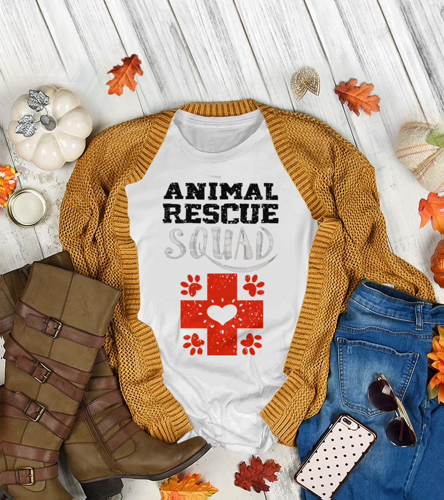Cool Animal Rescue Squad Red Cross Heart Paws Veterinary Team T-Shirt