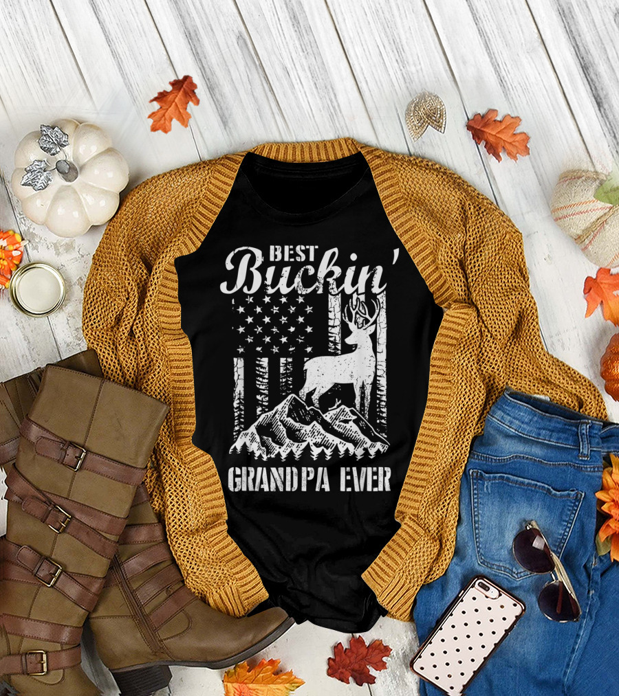Best Buckin' Grandpa Ever Deer Hunting Father Mountains American Flag T-Shirt