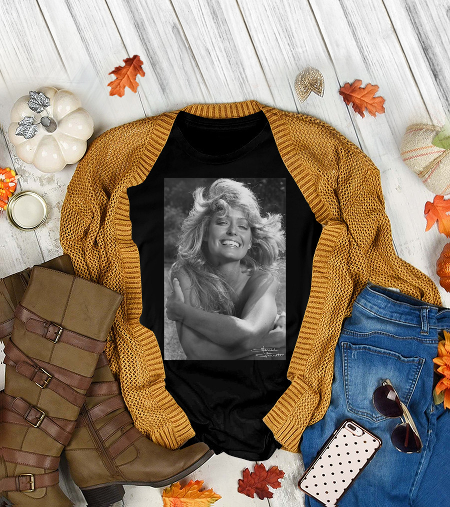 Farrah Fawcett Smiling Black and White Photo T-Shirt