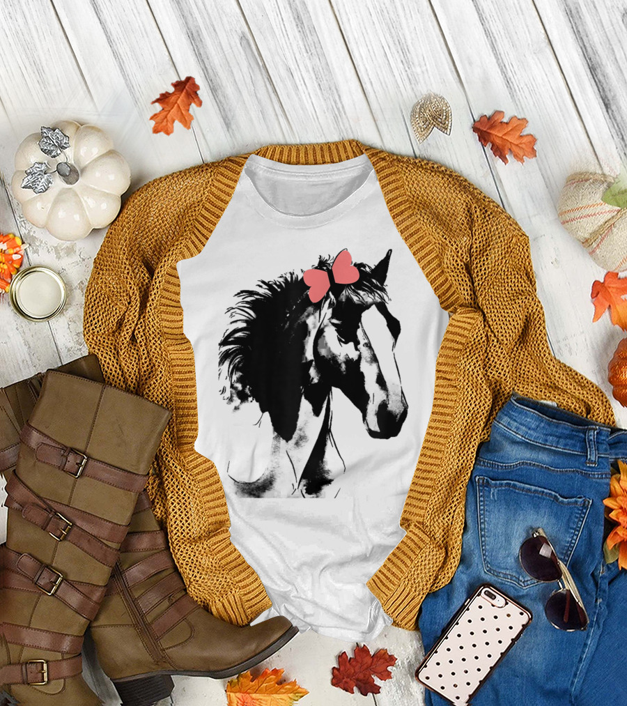Cute Horse with Pink Bow for Horseback Riding T-Shirt