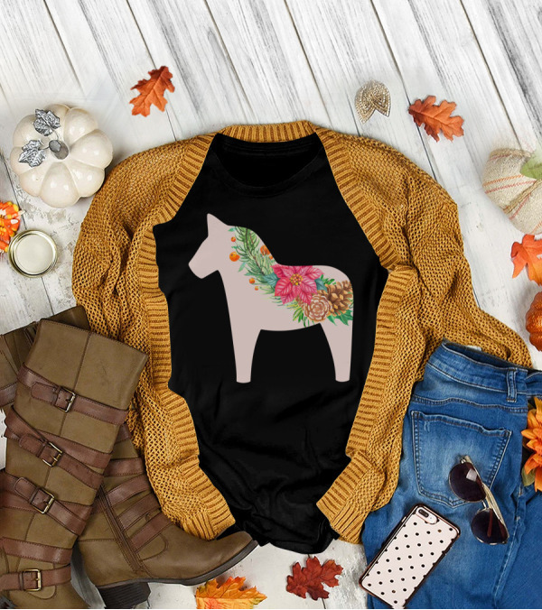 Dala Horse Swedish Christmas Floral Design Sweden T-Shirt