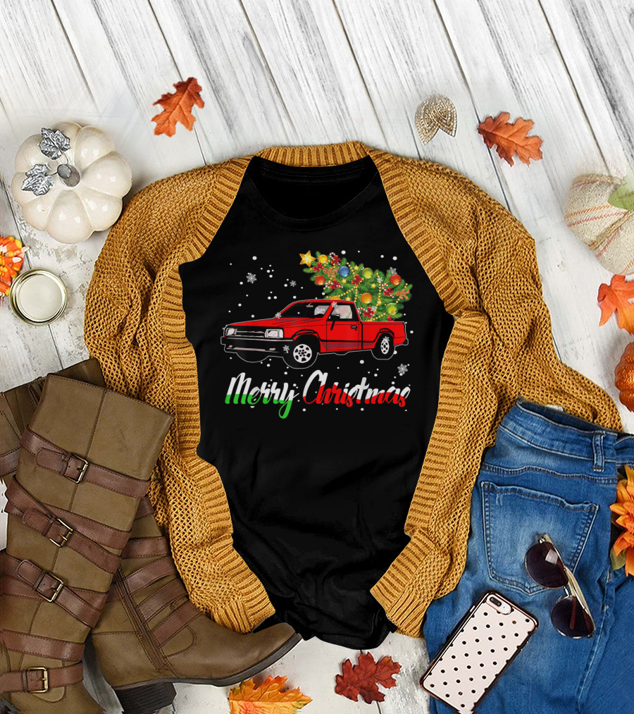Merry Christmas Classic Old Red Truck With Christmas Tree And Snowflakes T-Shirt