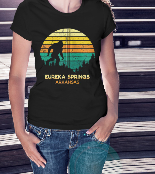 Eureka Springs Arkansas Retro Bigfoot Silhouette Sunset T-Shirt