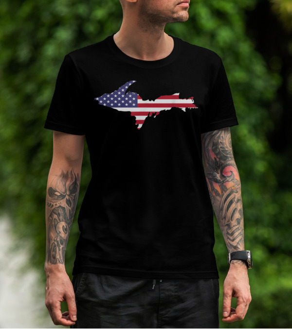 Upper Peninsula Michigan USA Map With American Flag T-Shirt