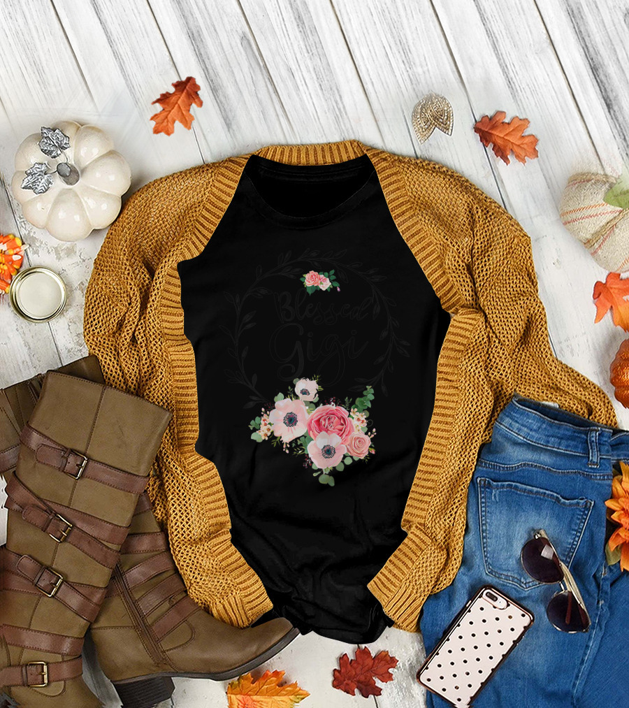 Blessed Gigi Floral Grandma Mother's With Pink And White Flowers T-Shirt