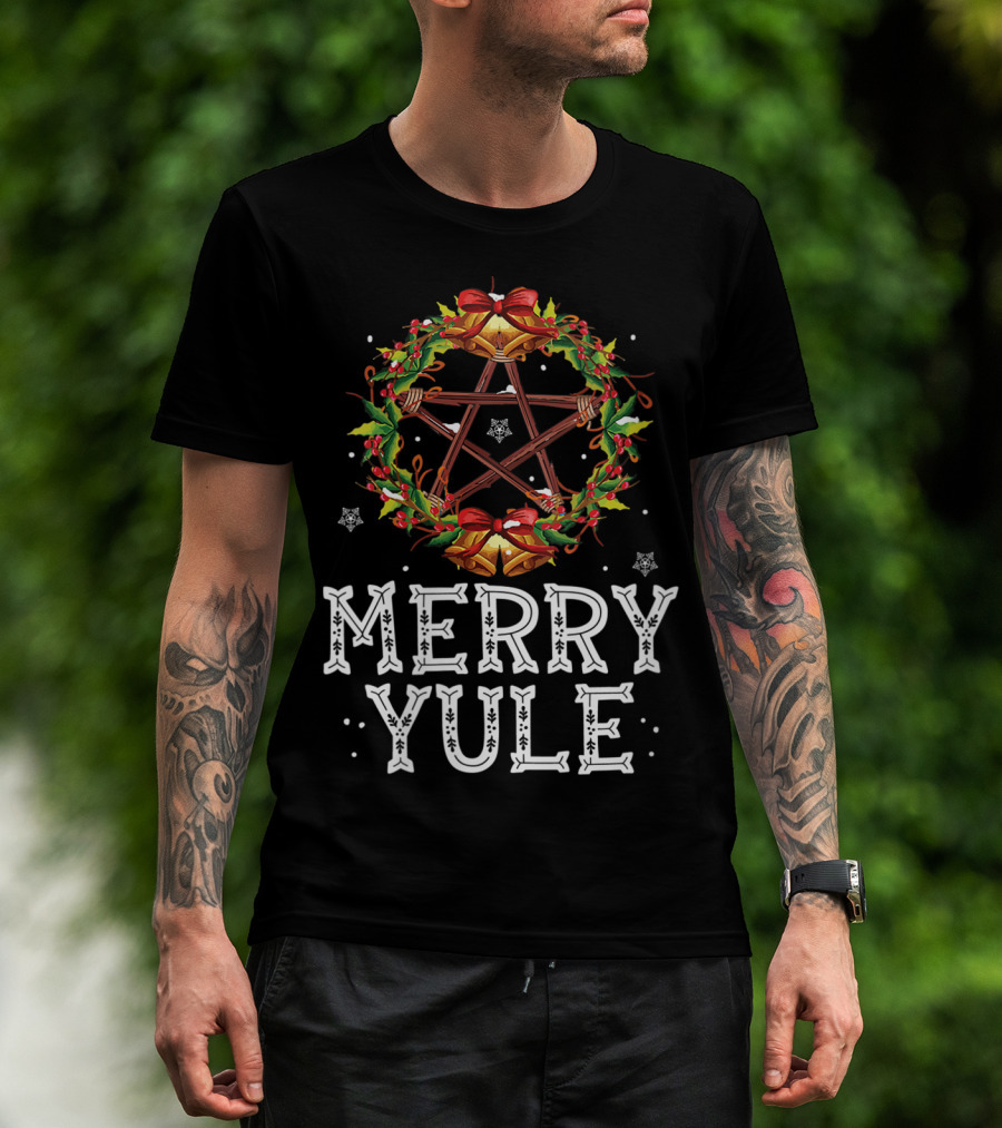 Merry Yule Holly Wreath With Pentagram And Bells T-Shirt