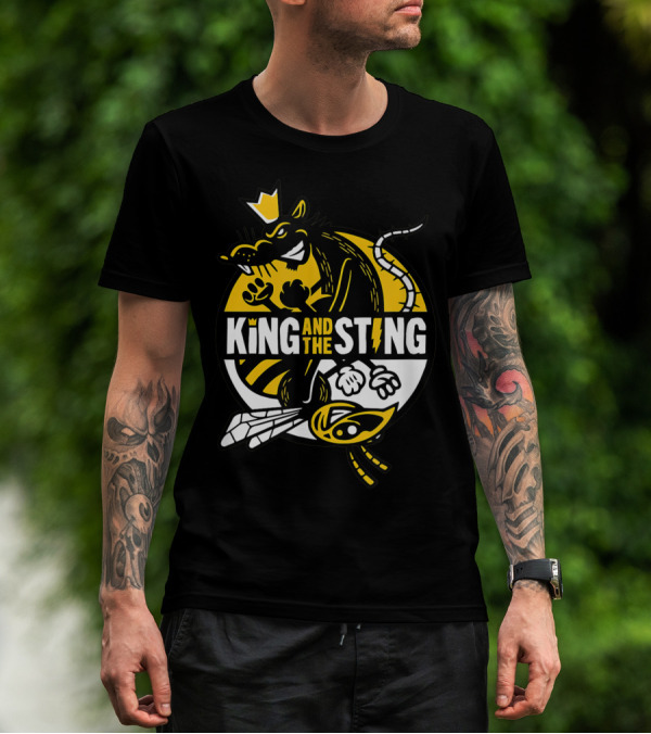 KING AND THE STING Crowned Rat And Bee Emblem T-Shirt
